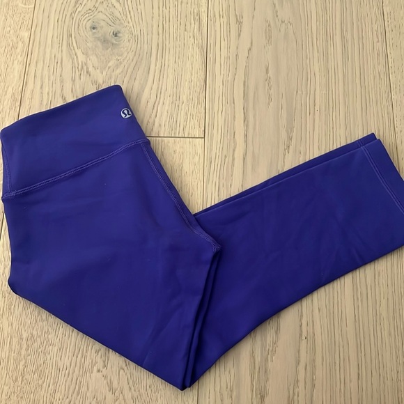 Reversible! Lululemon purple and black, excellent condition! - Picture 1 of 3